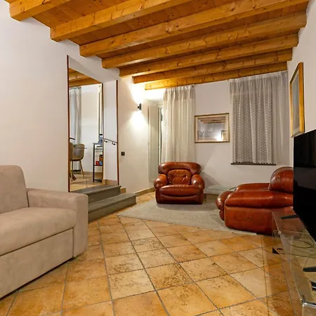 Atmosfera Di Casa Elfran Calore Tradizione In Area Pedonale Апартаменты Бергамо